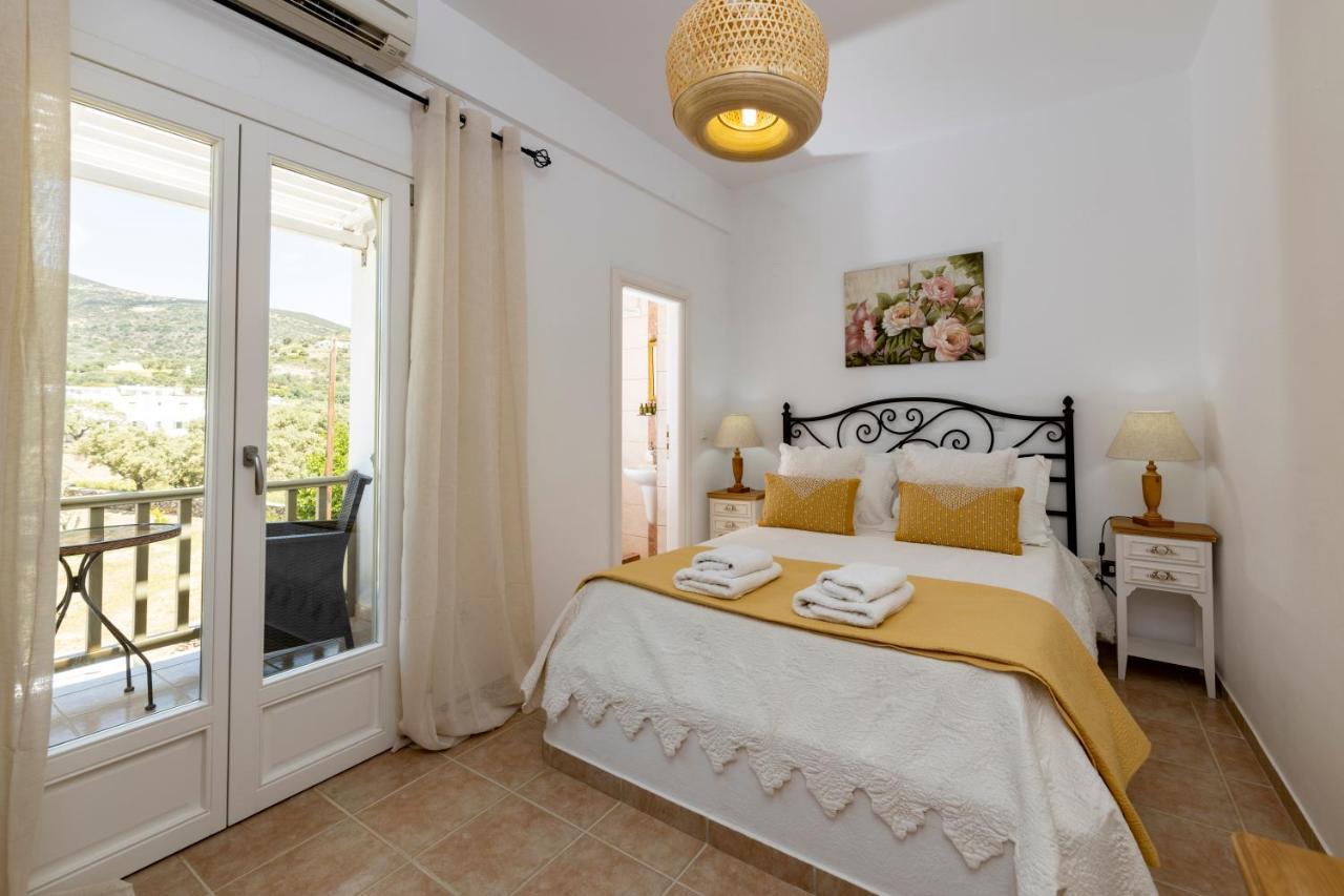 Pension Moschoula Platis Gialos  Buitenkant foto