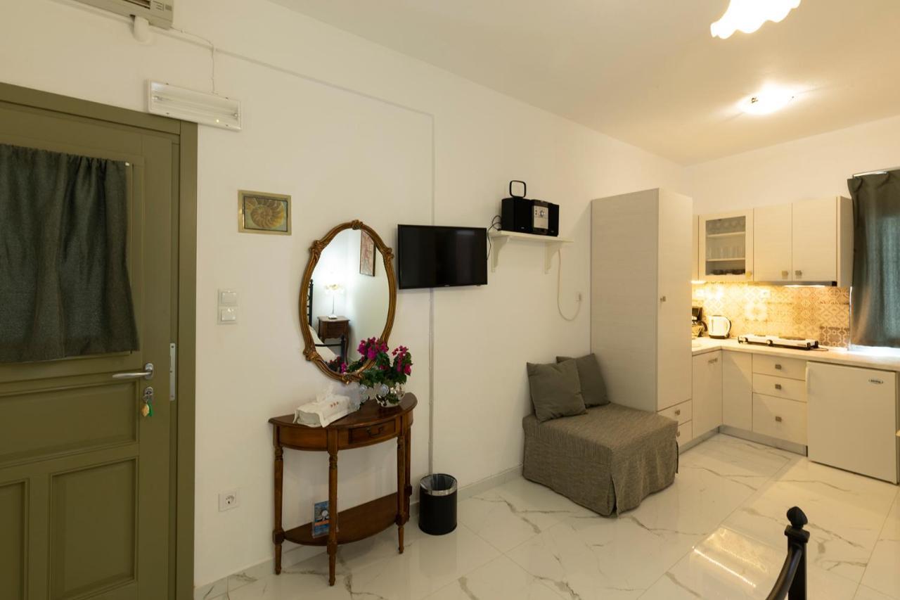 Pension Moschoula Platis Gialos  Buitenkant foto