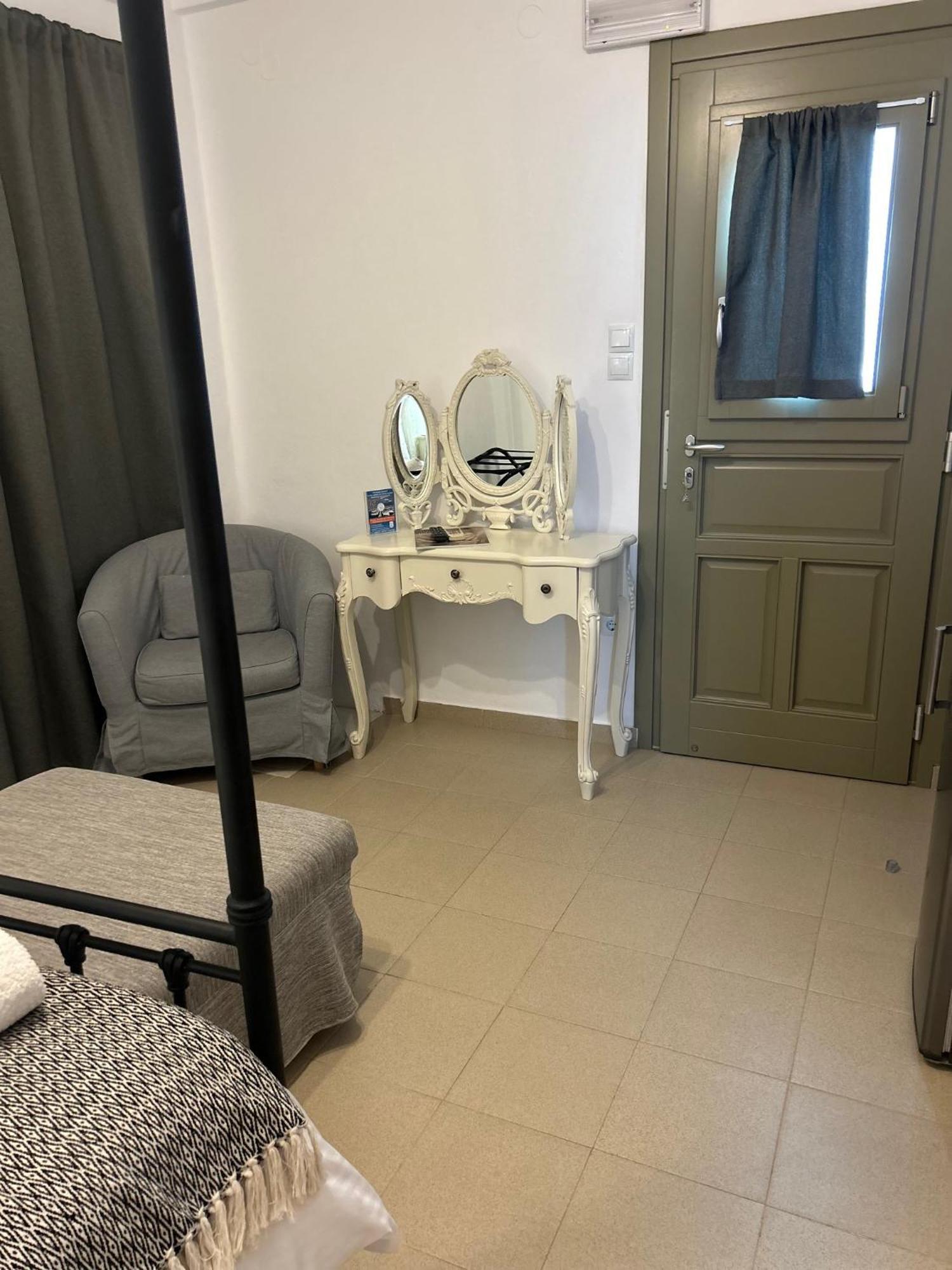 Pension Moschoula Platis Gialos  Buitenkant foto