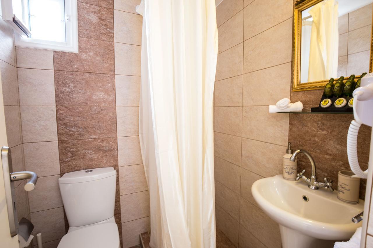 Pension Moschoula Platis Gialos  Buitenkant foto